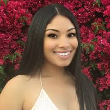 Sophia Collier (@sophi_camii)