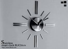 お洒落な壁掛け時計 stainless smart clock blicia st8 圧倒的な高級感と重厚感のある商品です 時間符パーツを一番多く備えているため ステンレスの輝きと上品さをより感じられる商品です 外資系ホテルのエントランスやラウンジなど落ち着いた空 壁掛け時計