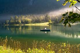Images Gratuites : silence, réflexion, la nature, Lac, vert, plan d'eau,  région sauvage, feuille, Matin, réservoir, arbre, banque, ciel, loch,  atmosphère, calme, Paysage de monture, paysage, lumière du soleil,  ressources en eau,
