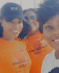 Whewww chile 😅 Let's take it back to my very first pop-up in 2021… a  complete disaster LOL! I had no clue what I was doing — just me , my family