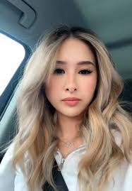 Natalie Mallette's Instagram, Twitter & Facebook