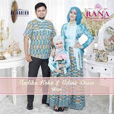 Desain model gamis couple ibu dan anak modern hijab fashion, muslim women fashion. Model Baju Batik Couple Ayah Ibu Dan Anak Laki Laki Gaun Gaun Batik Kebaya