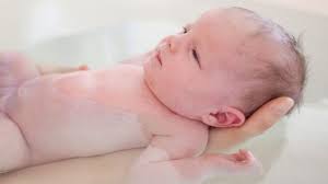 Choose a time when your baby is awake and content. Baby Bath Seat Drowning Risk Warning Bbc News
