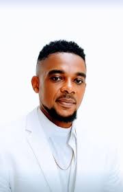 How i met Obi Cubana at the Launching of VAIB gadgets @Jigapop  stores,67Hospital Aba Abia state …We were both “Fragabasted”😂