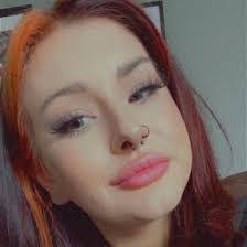 Katy Cunningham's Instagram, Twitter & Facebook