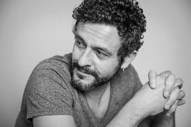 Entrevista a isak férriz, actor de la película la mujer ilegal, de ramon térmens, en los cinesa diagonal en barcelona, el isak ferriz en el capítulo 3x12 ojo por ojo de hospital central, en 2002. Isak Ferriz S Biography Wall Of Celebrities
