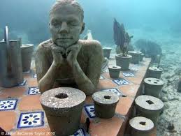 The Gardener Cancun S Underwater Museum Underwater Sculpture Underwater Underwater Art