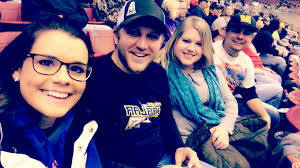 Kasi Lacy (@Kasiloolacy)