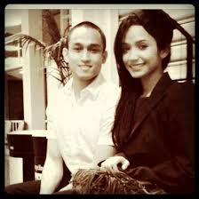 Malaysian actress who became a household name with her portrayal of siti sarah on the series nur kasih as well as the 2011 film of the same name. Gambar Ummi Nazeera Dengan Kekasih Baru Sudah Berbicara Soal Kahwin Masa Depan