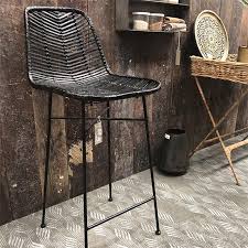 Tabouret de bar avec dossier confortable et robuste. Tabouret De Bar En Rotin Noir Bloomingville Sur Cdc Design