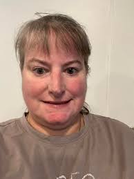 What is a simple and easy to maintain hairstyle for me?