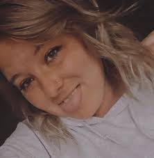 Deborah Mandeville's Instagram, Twitter & Facebook