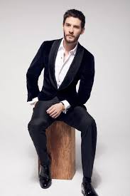 British actor benjamin thomas barnes was born in london, england, to patricia (becker), a relationship therapist, and thomas barnes, a professor of psychiatry. Ben Barnes Doesn T Know He S Being Slept On Instyle
