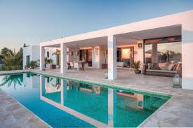 Contoh rumah villa modern tahun 2021 : Desain Dan Denah Rumah Mewah Elegan Dan Minimalis