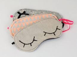 Tutoriel Diy Coudre Soi Meme Un Masque De Nuit Via Dawanda Com Projets De Couture Simples Projets De Couture Debutants Et Projets De Couture