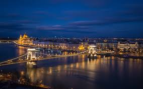 Herunterladen Hintergrundbild Kettenbrucke Ungarisches Parlamentsgebaude Am Abend Budapest Ungarn Nacht Lichter Der Stadt Hangebrucke Budapest City Lights At Night Budapest Hungary