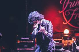What is a custom backing track? Free Lyrics Prompter And Backing Tracks Player