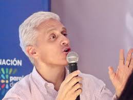 ✨ Tuvimos el honor de conocer “Aventuras desde mi balcón”, una maravillosa  obra escrita por Alejandro José Bracamonte Beltrán, un joven talento que  con su creatividad, nos invita a soñar y explorar