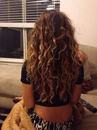 20 Long Curly Hair Color Ideas 11 Curly Hair Highlights Curlyhair Longhair Highlights Curly Hair Curly Light Brown Hair Colored Curly Hair