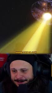 JOYCE CAI DE DISCO VOADOR E SELA O DEMÔNIO