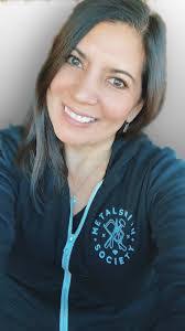 Kelly Autry's Instagram, Twitter & Facebook