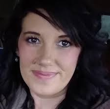 Christina Oaks's Instagram, Twitter & Facebook