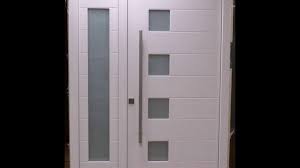 Nah untuk menjaga keamanan rumah, maka kalian harus memilih pintu yang kuat dan tidak mudah dibobol oleh maling. 15 Model Pintu Kusen Alumunium Impian Youtube