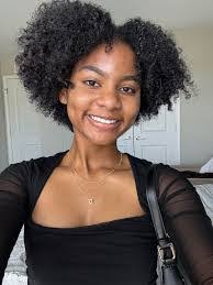 Caitlin Hyland's Instagram, Twitter & Facebook