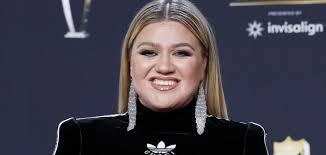 Look: Kelly Clarkson to release 'Chemistry' album, launch Las Vegas show