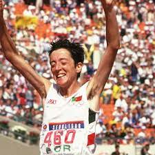 En 2012 rosa mota fue distinguida por la association of international marathons and distance races (aims) y en 2004 la atleta portuguesa transportó la llama olímpica por las calles de atenas antes de los juegos olímpicos. Rosa Mota Vence A Maratona Feminina Seul 1988
