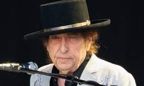 Site de traduction en français des chansons de bob dylan. Bob Dylan Gives First Major Interview In Years As First Rough And Rowdy Ways Reviews Roll In Vanity Fair