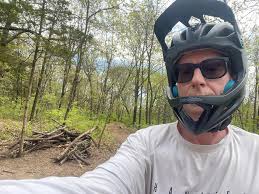 Medal of Honor Dirt level above Hero level