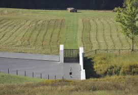It crashed into a field in somerset county, pennsylvania, during an attempt by the passengers and crew to regain control. Flight 93 National Memorial Luring Growing Number Of Visitors Local News Tribdem Com