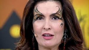 Fátima Bernardes mostra rosto pintado no estilo Halloween