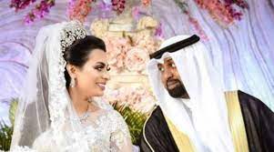 كانت البداية حين نشرت إلهام الفضالة صورة لها عبر حسابها الشخصي على تطبيق (سناب شات)، ظهرت فيه بإطلالة شبابية وتبدو أصغر من عمرها بعشرات السنوات. Ù…Ù† Ù‡Ùˆ Ø²ÙˆØ¬ Ø§Ø¨Ù†Ø© Ø§Ù„Ù‡Ø§Ù… Ø§Ù„ÙØ¶Ø§Ù„Ø© Ù…ÙˆØ³ÙˆØ¹Ø© Ù†Øª