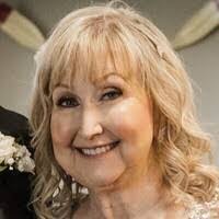 Beth Carswell's Instagram, Twitter & Facebook