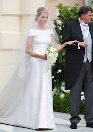 Red maternity wedding dress royal golden sequins beaded. Die Schonsten Royalen Hochzeitskleider Aller Zeiten Brigitte De