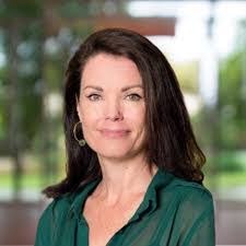 Elizabeth Compton's Instagram, Twitter & Facebook