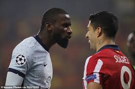 Antonio rudiger was born on 3rd march 1993 in the capital city of germany, berlin to father matthias rudiger and mother lily rudiger. Luis Suarez Gets Away With Pinching Antonio Rudiger During Chelsea Win T Gate