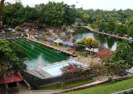 Memiliki lebar 5 meter dan kedalaman 3 meter dengan panjang 82 kaki. Lembah Hijau Lombok Tempat Wisata Hiburan Dan Pendidikan Nusa Tenggara Barat
