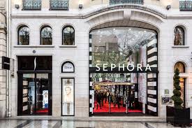 Sephora is moving into the former spaces of a textile retailer, which are currently being extensively remodeled and expanded. Alles Uber Unser Unternehmen Sephora