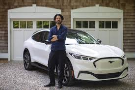 The vehicle was introduced on november 17, 2019, and went on sale in december 2020 as a 2021 model. Ford Ingenieure Verleihen Dem Ford Mustang Mach E Seine Stimme Elektroauto News Net