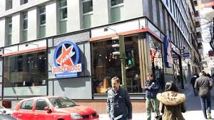 .en la calle génova de madrid, para pedir aclaraciones sobre la autoría de los atentados del 11 de marzo de 2004 en madrid. Fh Calle Genova Picture Of Foster S Hollywood Madrid Tripadvisor