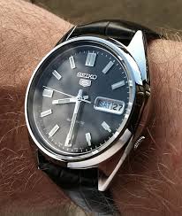 Seiko 5 Snk795 Or Snkl23 Automatic With Custom Black Strap Under 100 Luxury Watches For Men Seiko Dress Watch Seiko Automatic Watches