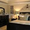 Black and white is a classic color combination and for a good reason. 1