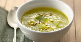 Legere Mais Chaleureuse Et Reconfortante Cette Recette Vous Rechauffera Cet Hiver Elle Est Realisee A Partir De Soupe Poireaux Poireaux Recettes De Cuisine
