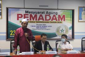 (728 m), pejabat kesihatan daerah hulu terengganu (2 km), balai polis (17 km), taman seri desa (28 km). Mesyuarat Agung Pejabat Daerah Dan Tanah Hulu Terengganu Facebook