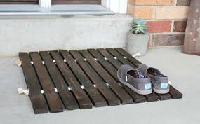 Arredare il terrazzo è una splendida attività di fai da te che decora ed abbellisce uno spazio esterno di casa che può trasformarsi in un'oasi di relax nelle ore serali o nel week end, quando la voglia di distendersi all'ombra per gustarsi il silenzio della città è un'esigenza. Fai Da Te Con Il Legno Ecco 10 2 Idee Per Arredare La Tua Casa E Non Solo Posti Da Visitare Notizie Incredibili Fai Da Te Curiosita Immagini E Video Divertenti Natifly