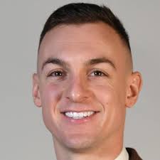 Alan Graves's Instagram, Twitter & Facebook