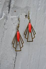 Boucles D Oreilles Art Deco Petale Rouge Laiton Couleur Etsy Boucles D Oreilles Art Deco Boucle D Oreille Boucles